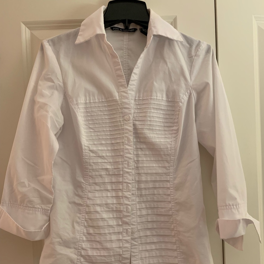 White cotton/polyester blouse
